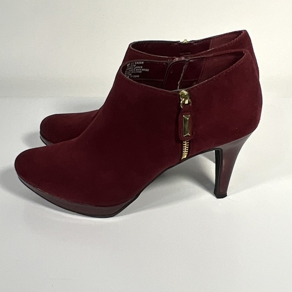 𝅺LIZ‎ CLAIBORNE EAGAN SUEDE HEALED ANKLE BOOT - Picture 5 of 7